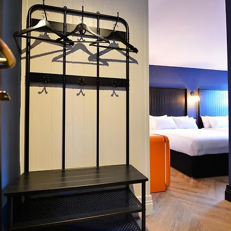 The Continental Boutique Inn *