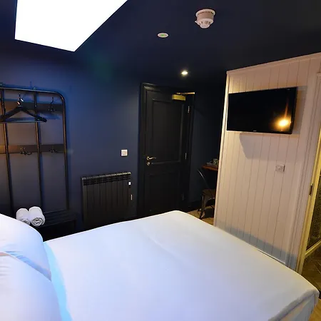 The Continental Boutique Inn *