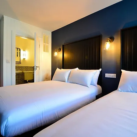 The Continental Boutique Inn