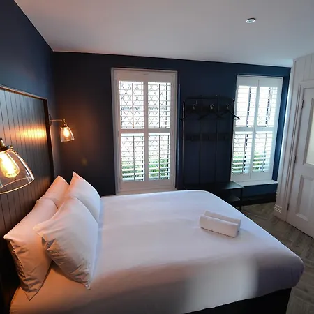 The Continental Boutique Inn