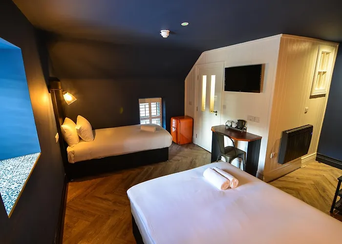 Мини-отель The Continental Boutique *