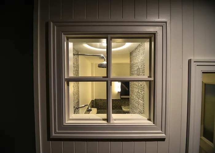 Мини-отель The Continental Boutique *