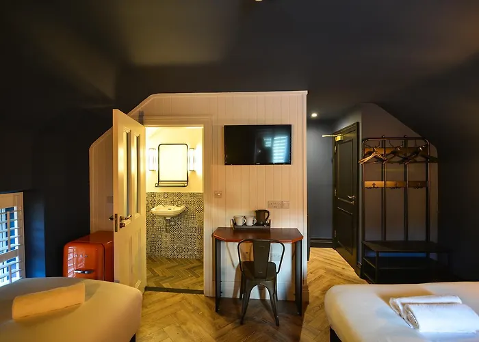 Мини-отель The Continental Boutique *